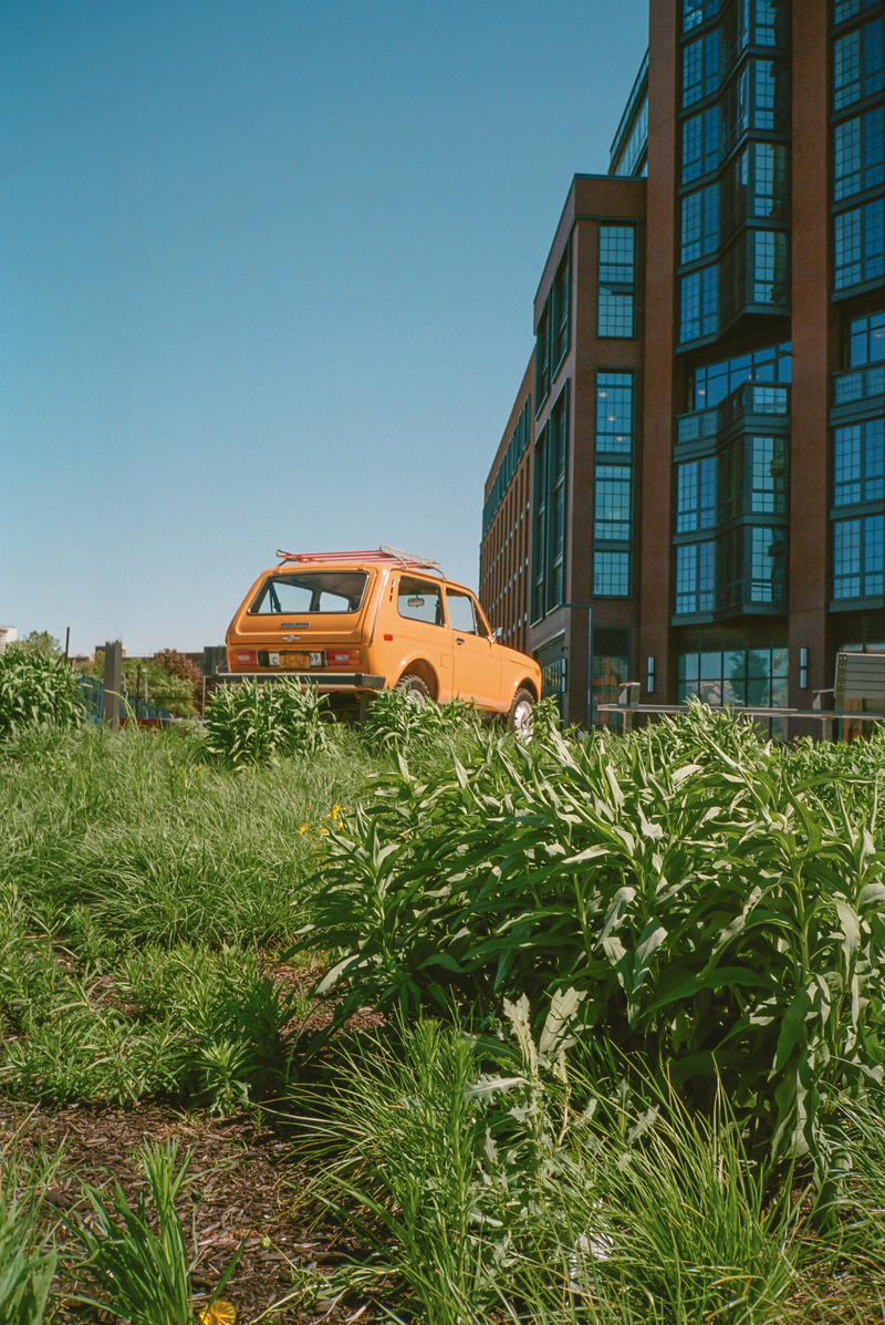 Illustration for article titled The Story Behind The Bright Orange Soviet 4x4 Rolling Through Brooklyn